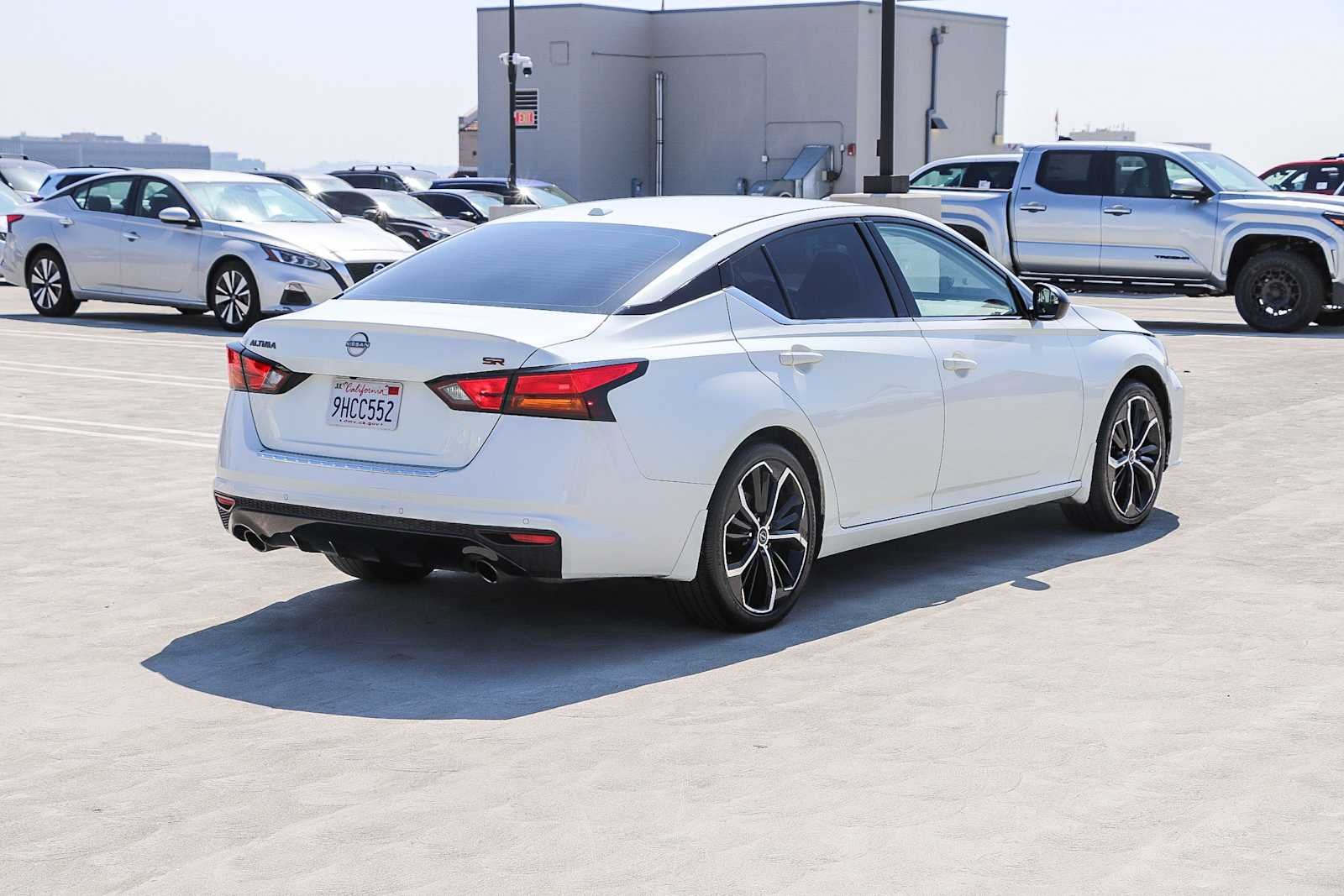 Used 2023 Pearl White Tricoat Nissan 2.5 SR image 6