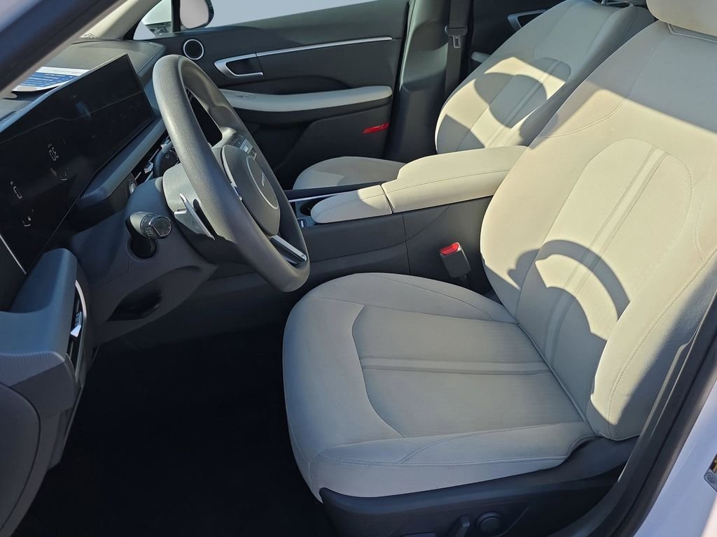 2025 Hyundai Sonata SEL - Photo 11
