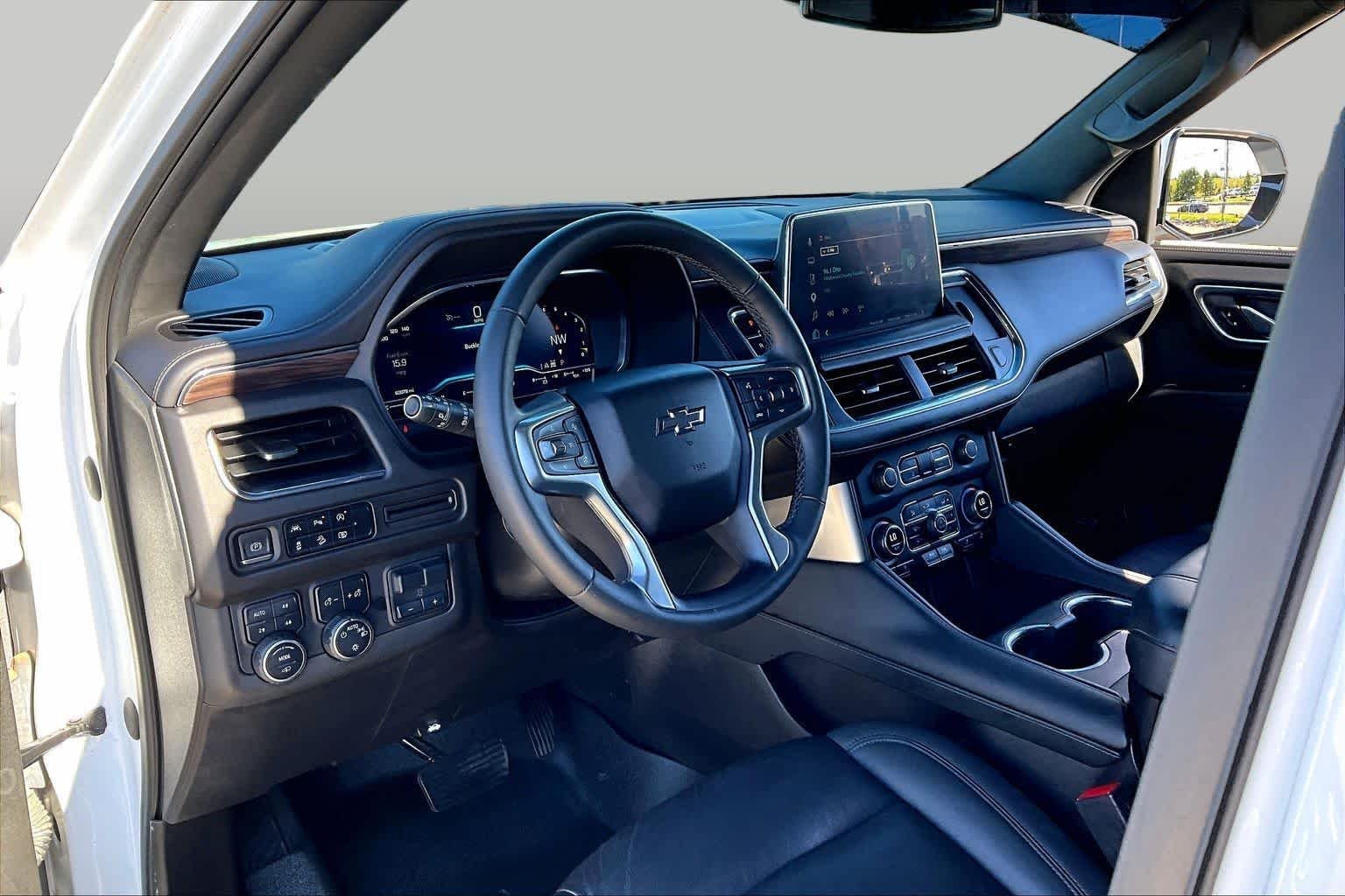 Used 2023 Summit White Chevrolet Z71 image 17