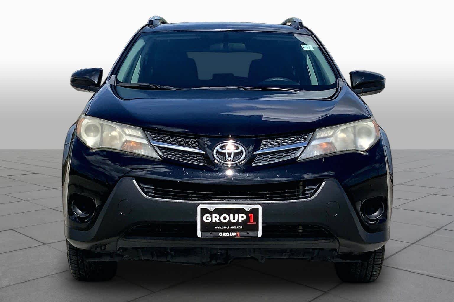 Used 2015 Black Toyota LE image 4
