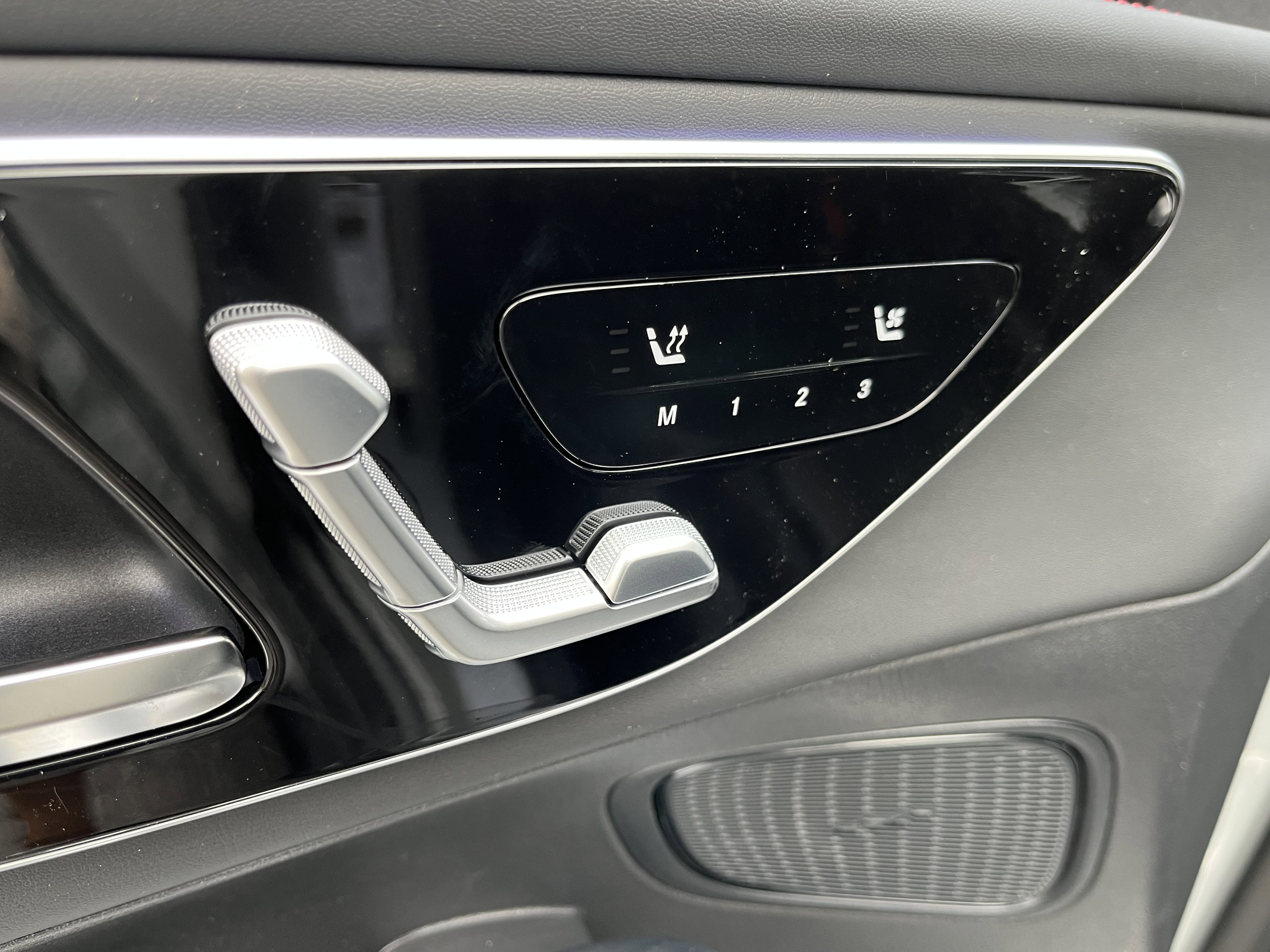 New 2026 MANUFAKTUR Alpine Grey Mercedes-Benz AMG® GLC 43 image 14
