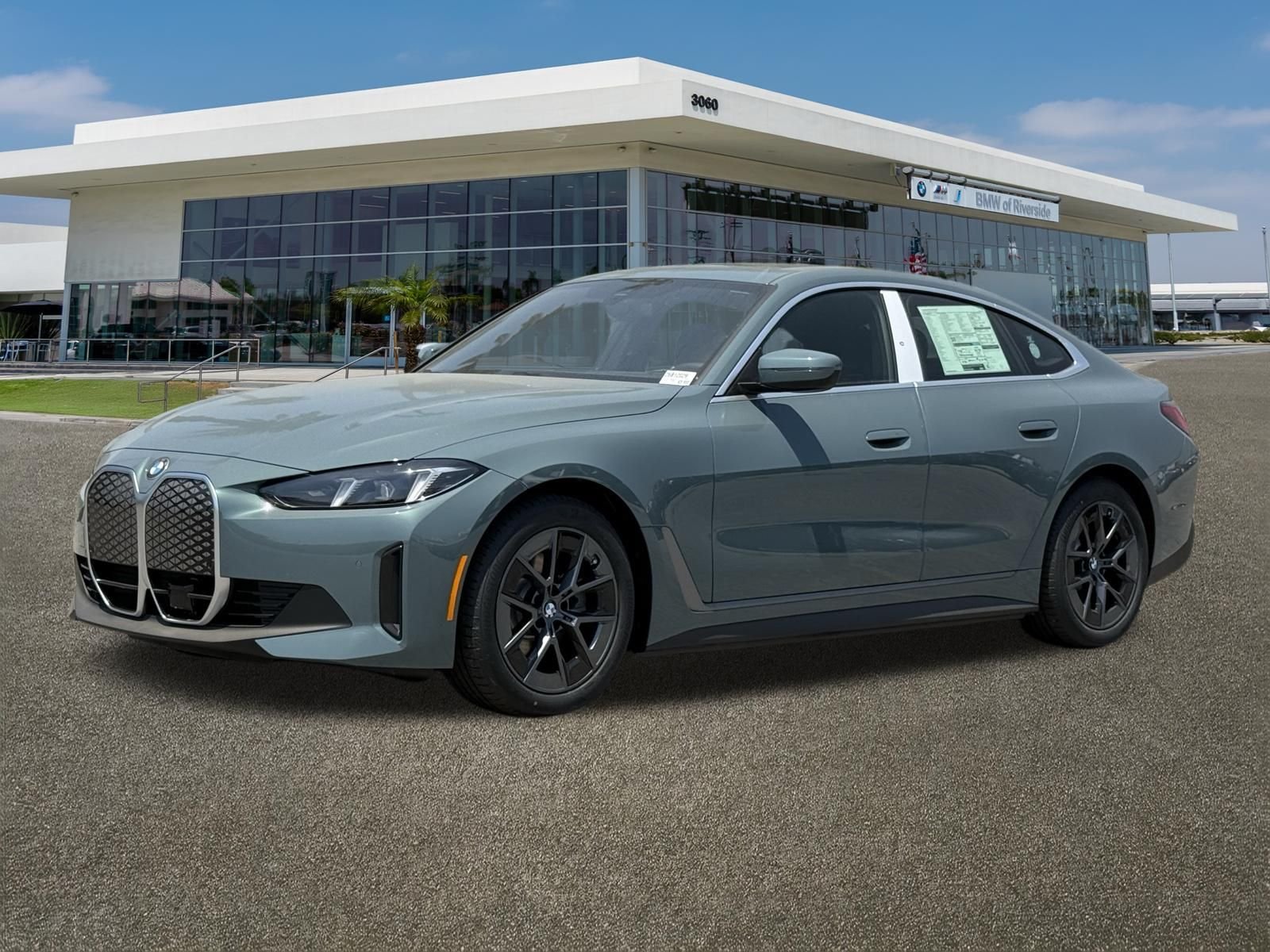 New 2026 Cape York Green Metallic BMW eDrive40 image 5