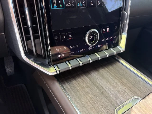 New 2027 White GMC Denali Ultimate image 21