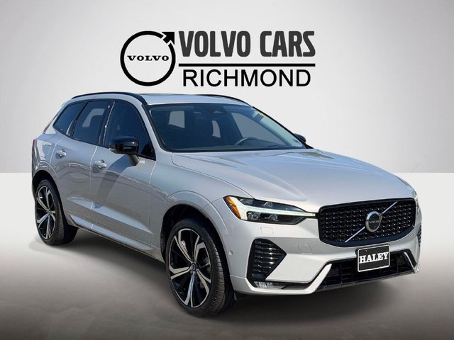 2023 Volvo XC60 B5 Ultimate Dark Theme