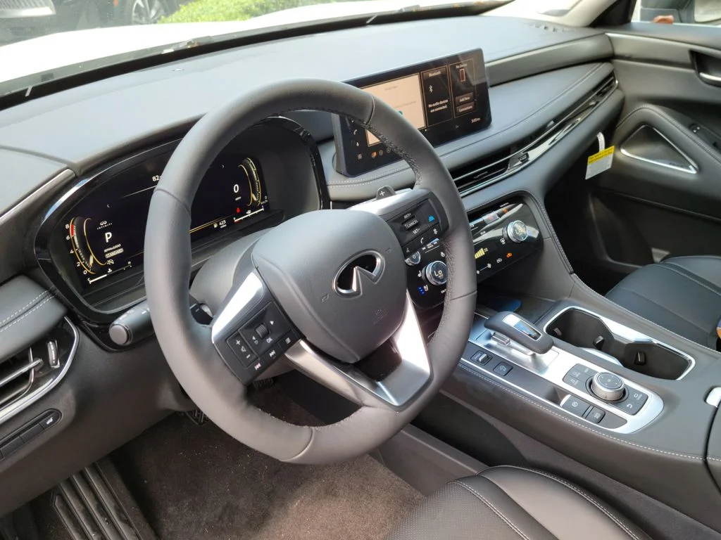 New 2027 HARBOR GRAY INFINITI Luxe FWD image 14