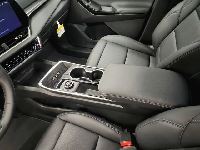 New 2027 White Chevrolet LT image 34