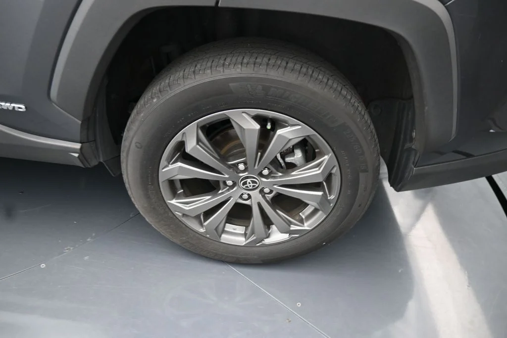 Used 2022 Gray Toyota XLE Premium image 13