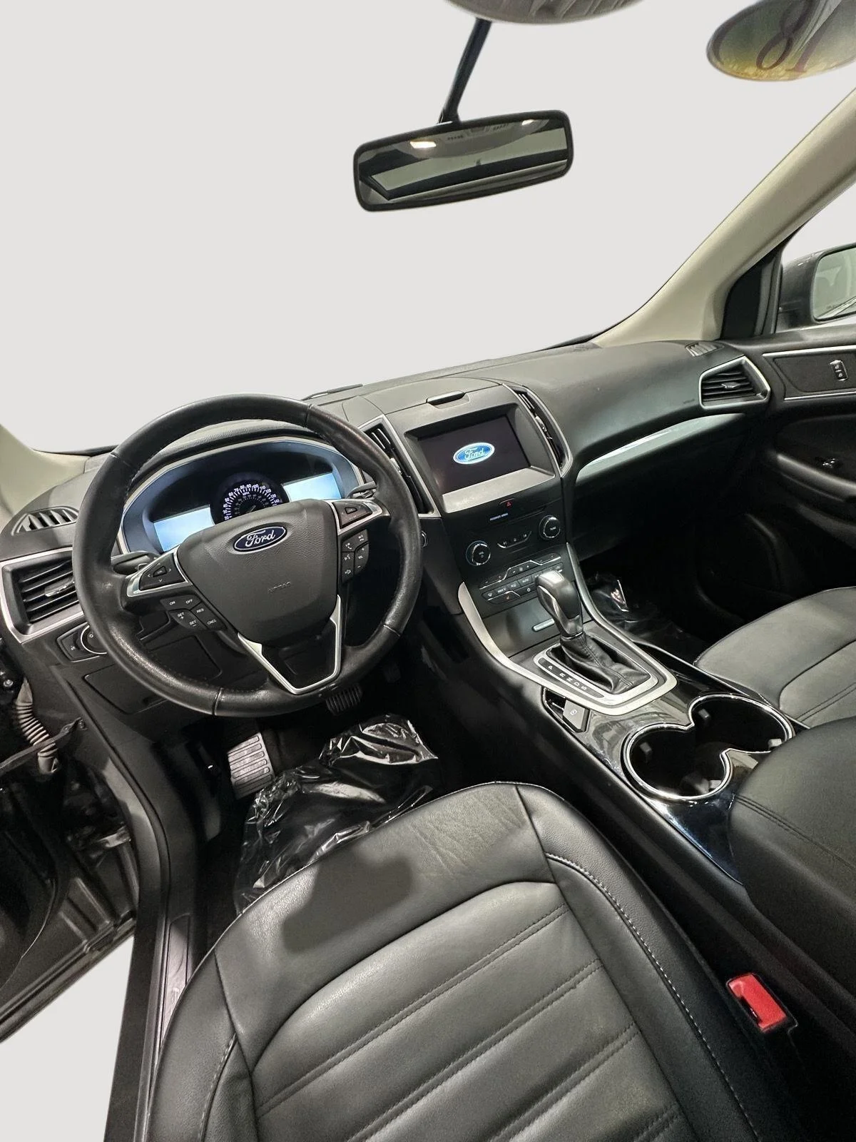 Used 2018 Magnetic Metallic Ford SEL image 9