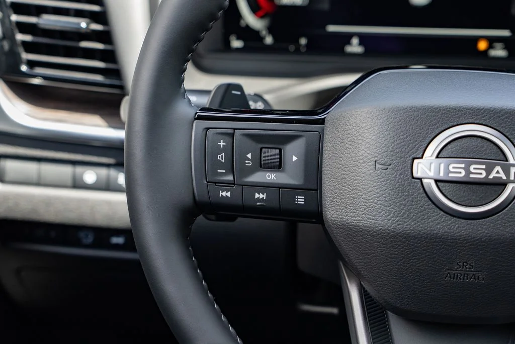 New 2026 Everest White Pearl TriCoat / Super Black Two-tone Nissan Platinum image 14
