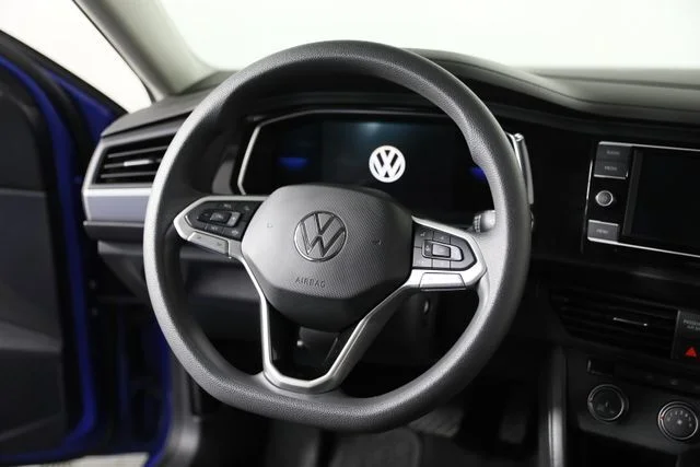 Used 2022 Blue Volkswagen 1.5T S image 3