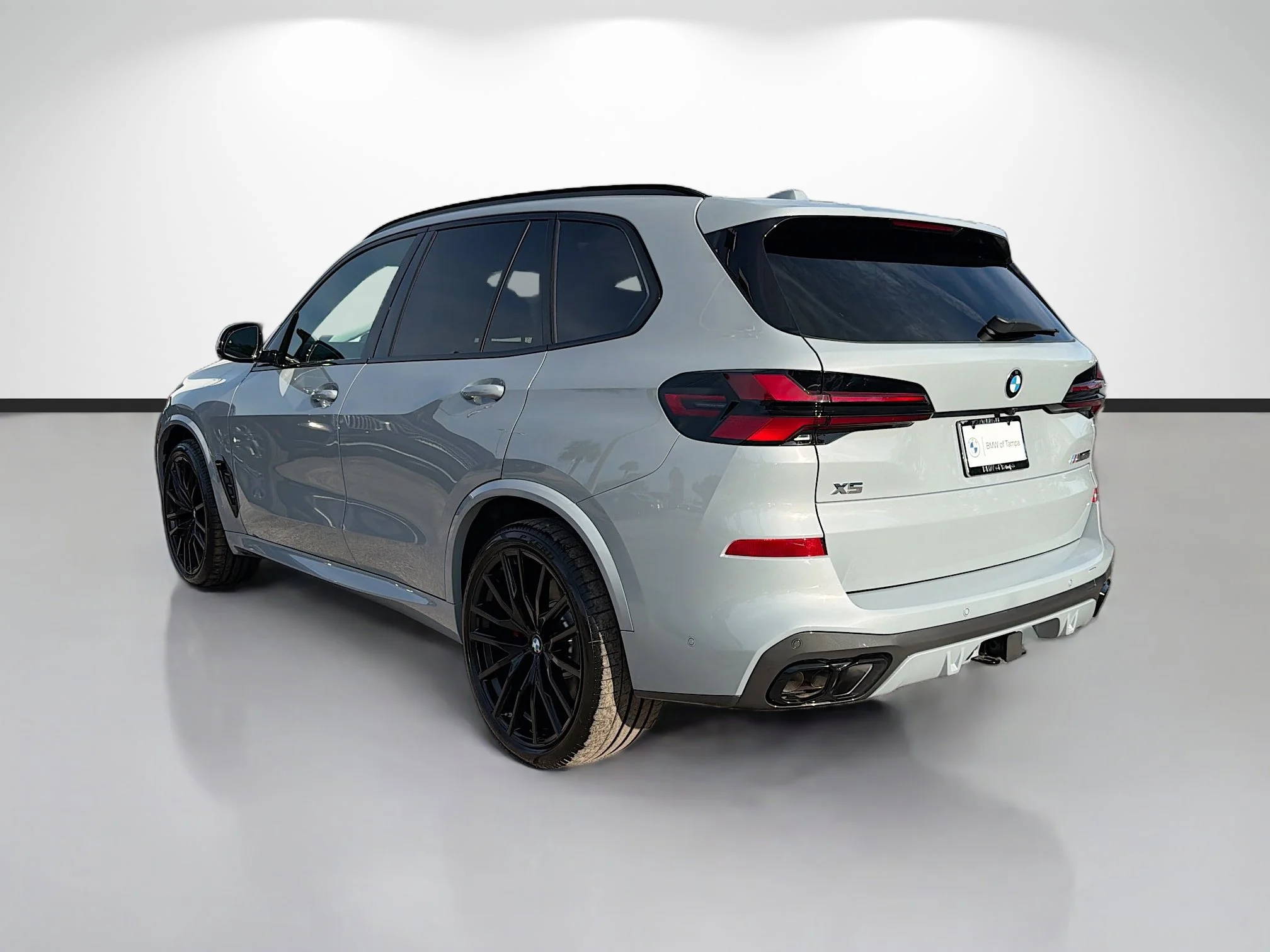 New 2026 Brooklyn Grey Metallic BMW M60i image 5