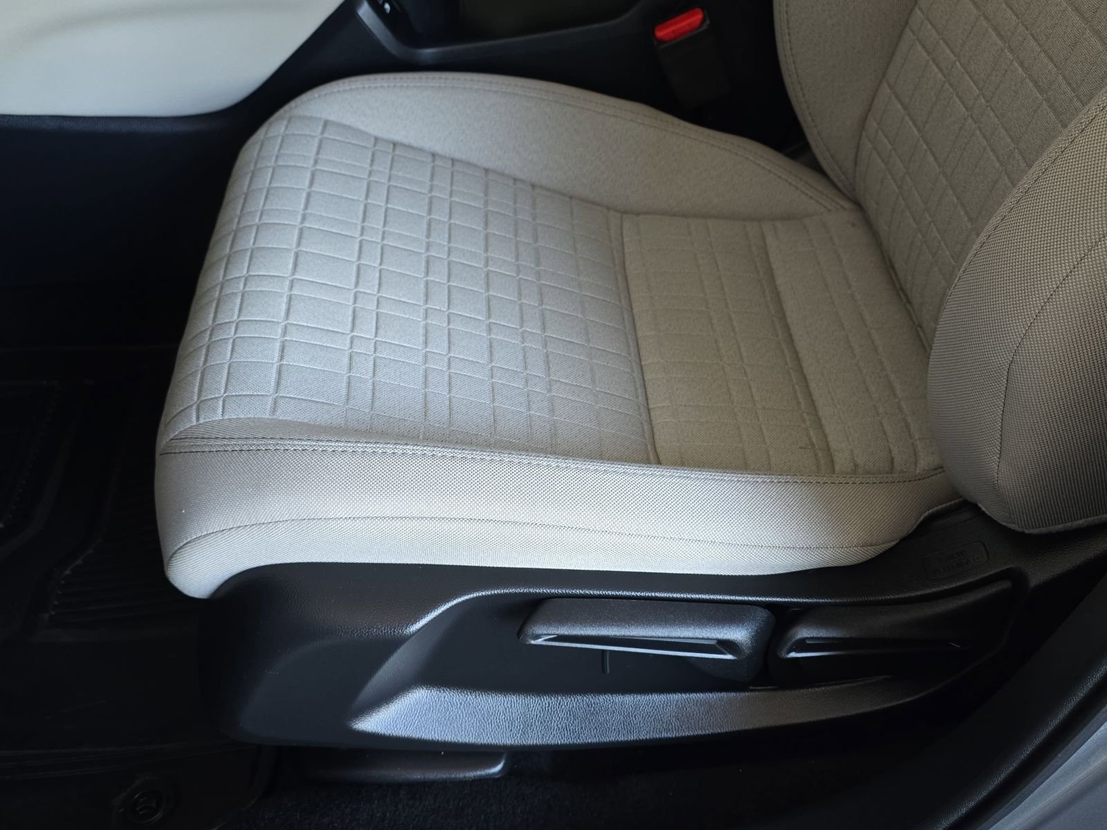 Used 2025 Silver Honda LX image 29