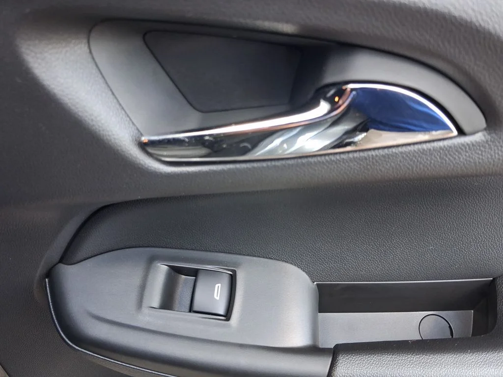 Used 2024 Gray Chevrolet ACTIV image 31