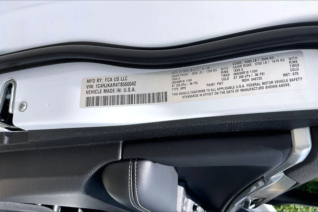 New 2026 Jeep Grand Cherokee L Laredo 4D Sport Utility