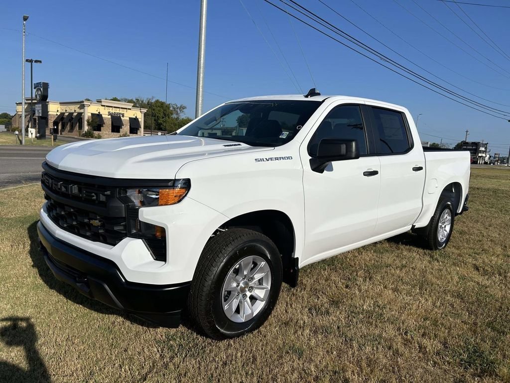 New 2026 Summit White Chevrolet WT image 8