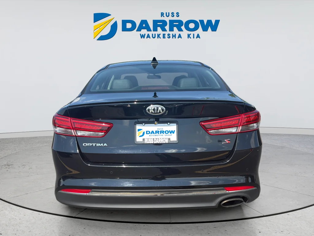 Used 2018 Black Kia S image 4