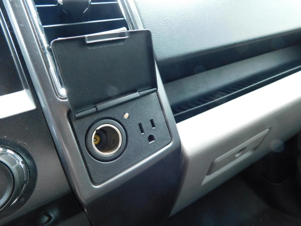 Used 2016 Magnetic Ford 4WD SuperCab 145 in XLT image 39
