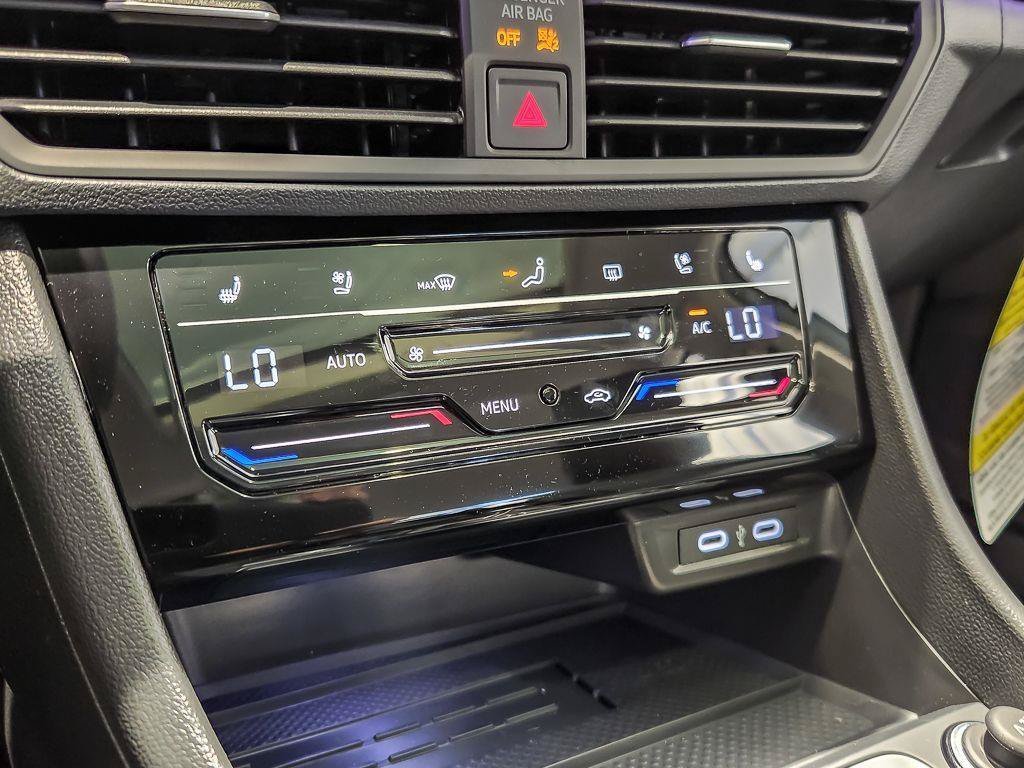 New 2027 Monument Gray Volkswagen 1.5T SEL image 15