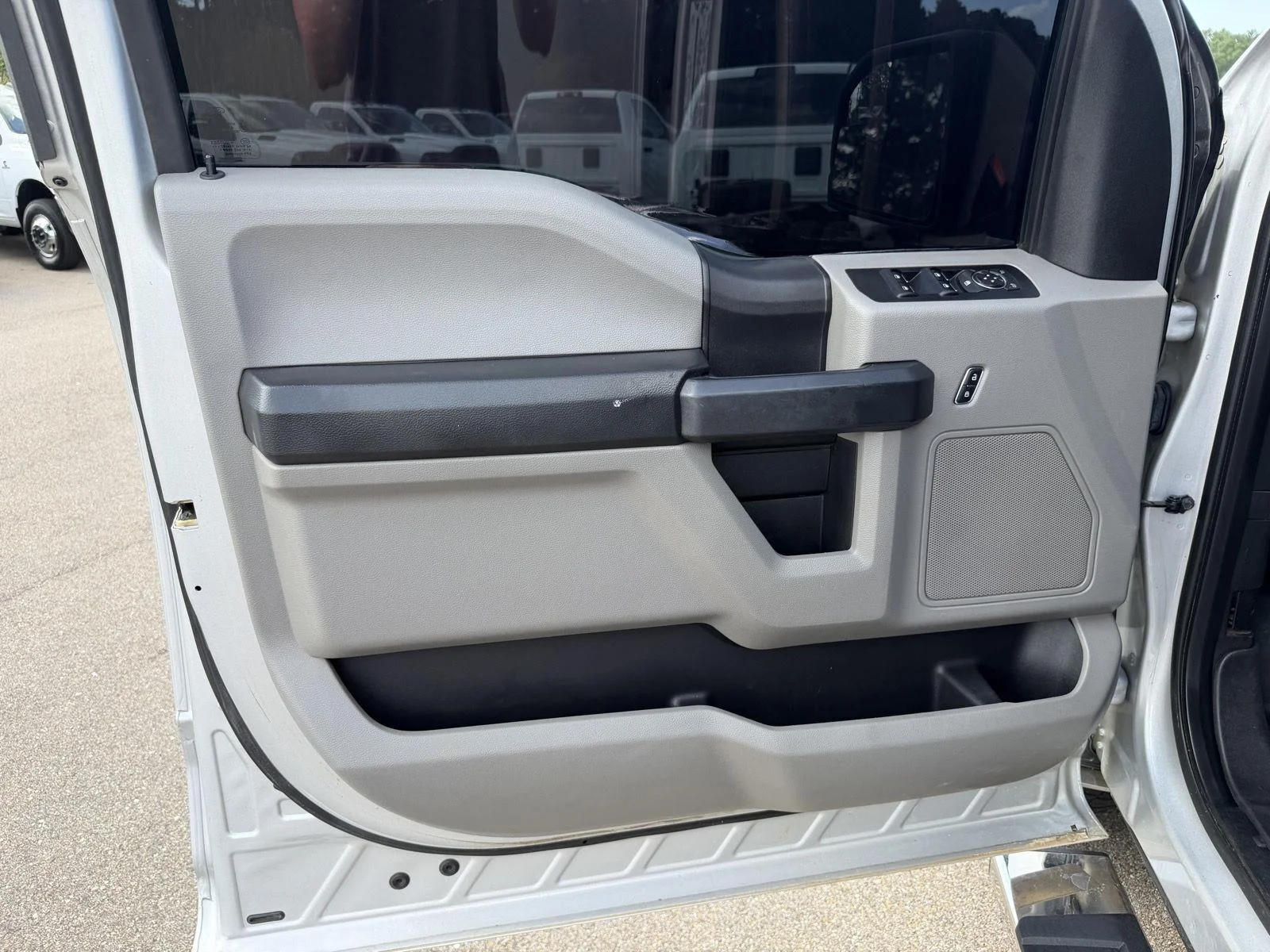 Used 2018 Ingot Silver Ford XL image 14
