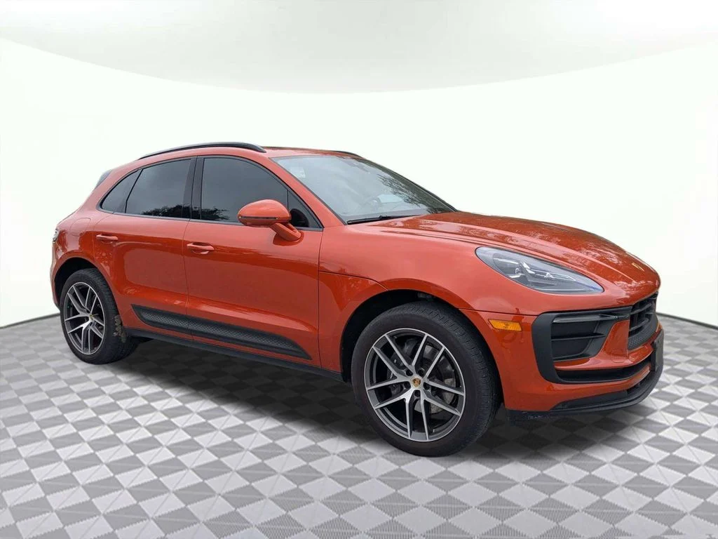 2023 Porsche Macan -'s photo