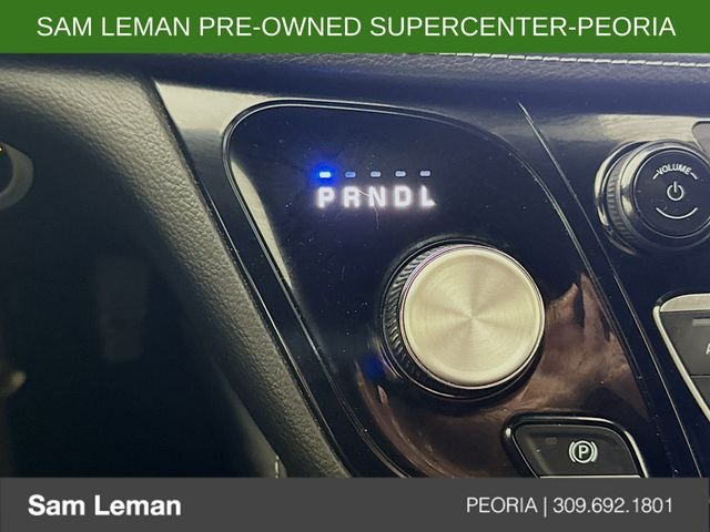 Used 2025 White Chrysler Limited image 17