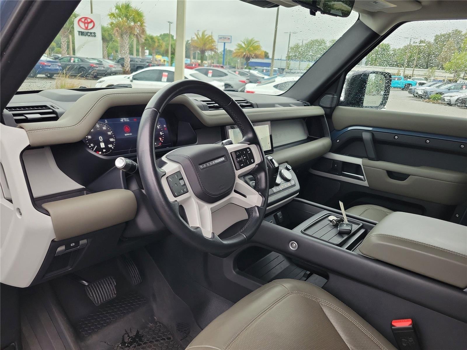 Used 2020 Fuji White Land Rover HSE image 13