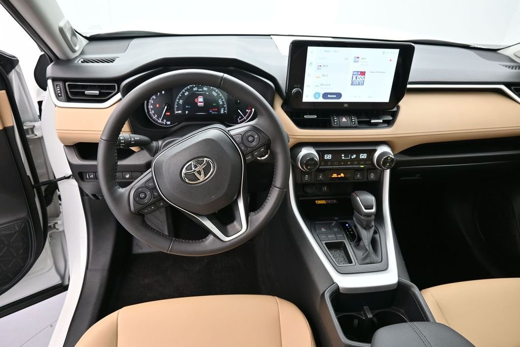Used 2025 Beige Toyota XLE Premium image 15