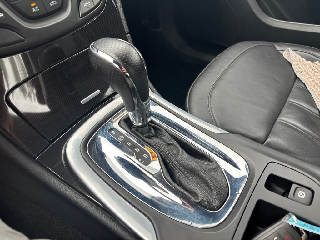Used 2015 Black Buick Turbo/e-Assist Premium I image 28