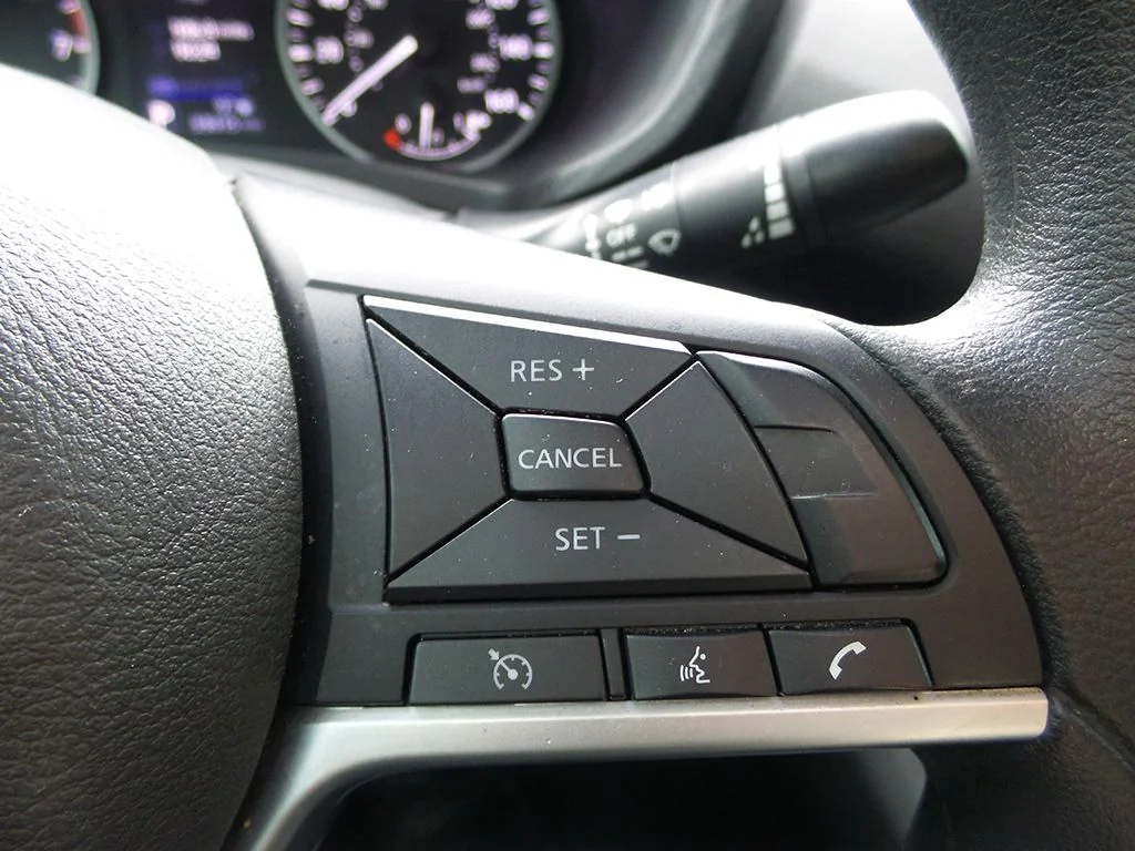Used 2020 Gray Nissan S image 33