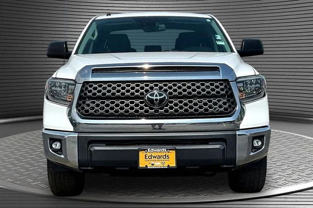 Used 2018 White Toyota SR5 image 2