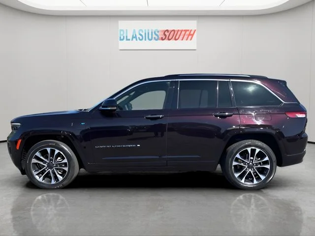 Used 2022 Brown Jeep Overland 4xe image 6