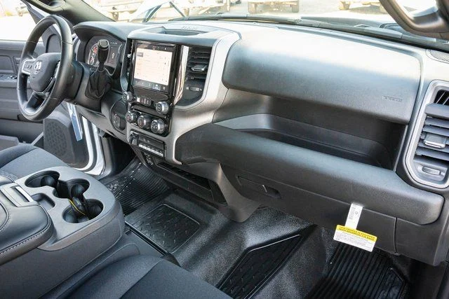 New 2025 Bright White Clearcoat RAM Tradesman image 31