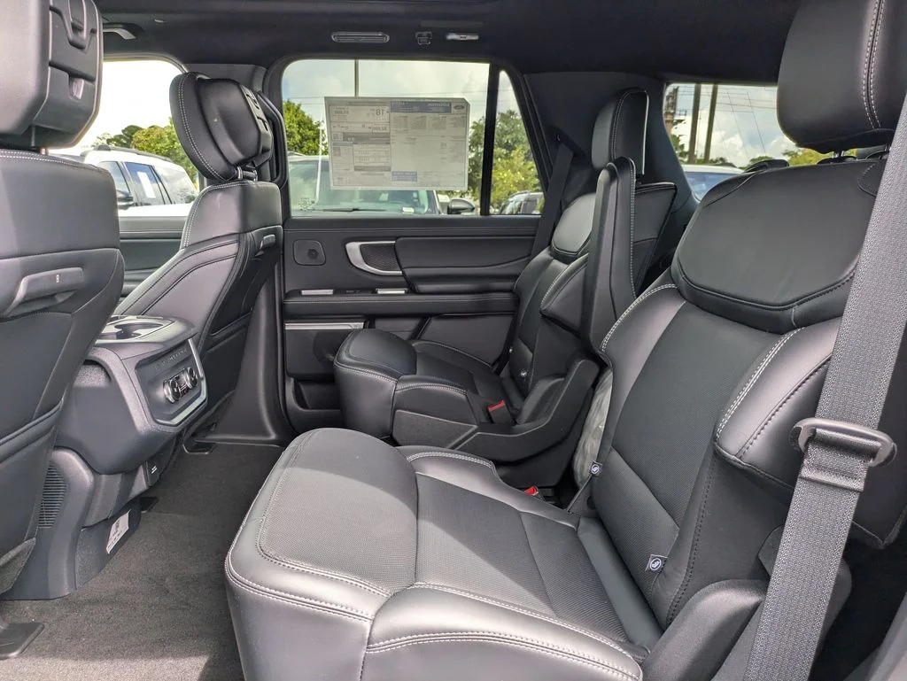 New 2027 Glacier Gray Metallic Tri-Coat Ford Platinum image 15