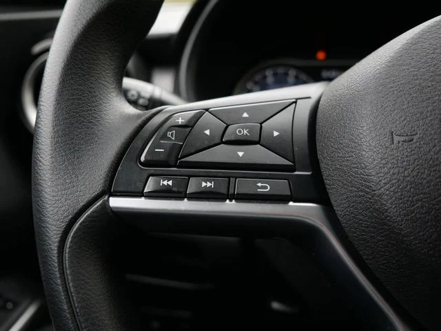 Used 2019 Blue Nissan SV image 18