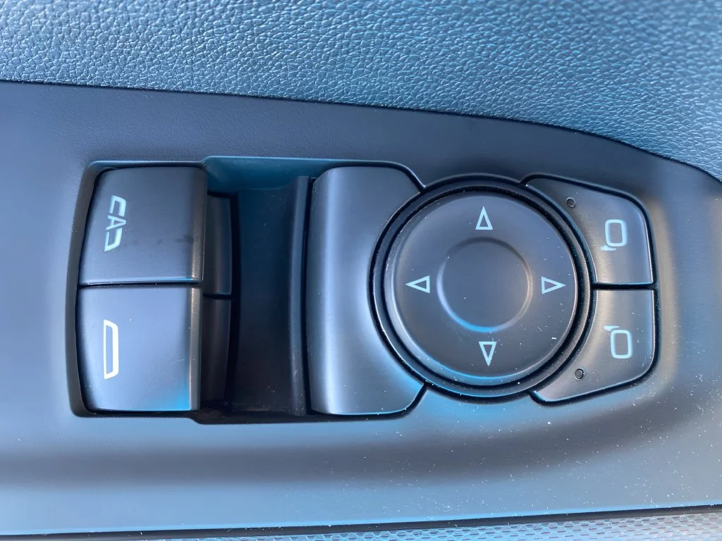 Used 2025 Summit White Chevrolet WT image 11