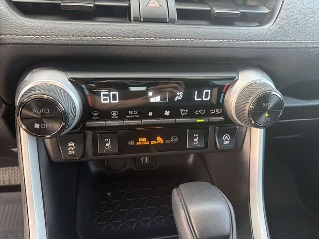 2025 Toyota RAV4 XLE - Photo 22