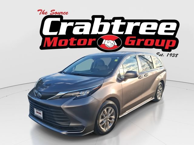 2024 Toyota Sienna LE