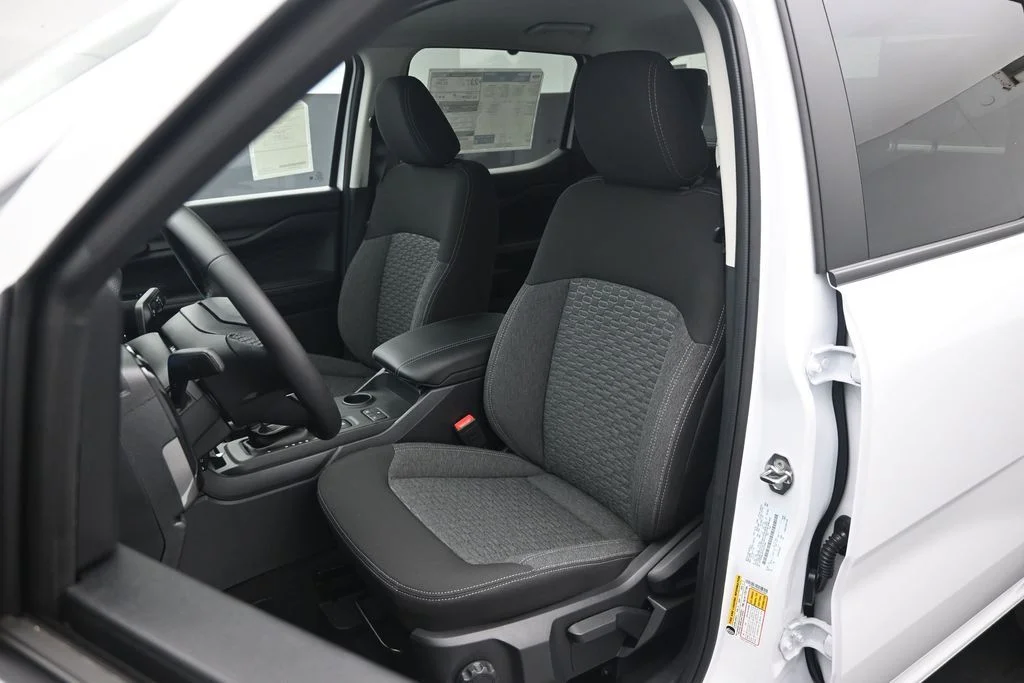 New 2026 Oxford White Ford XLT image 8