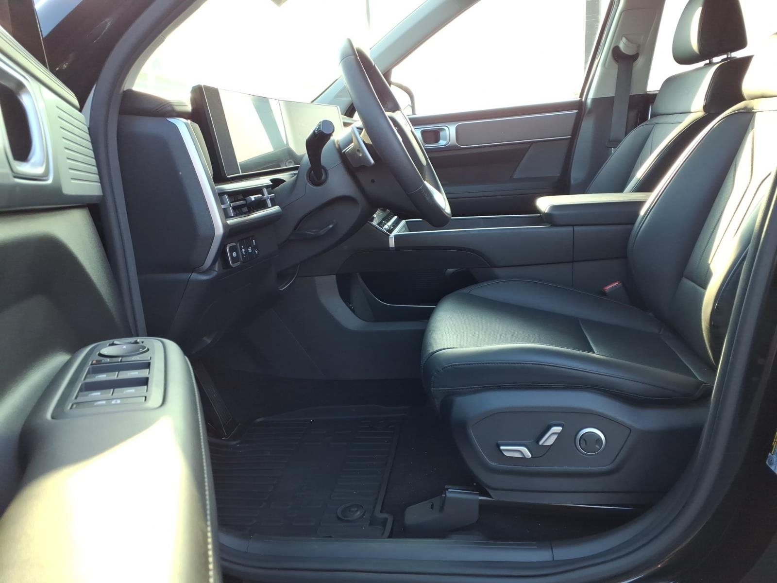 Certified Used 2025 Black Hyundai XRT image 18