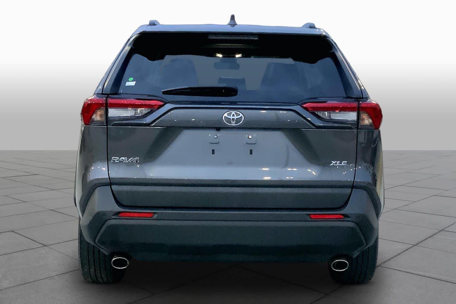 Certified Used 2023 Magnetic Gray Metallic Toyota XLE Premium image 5