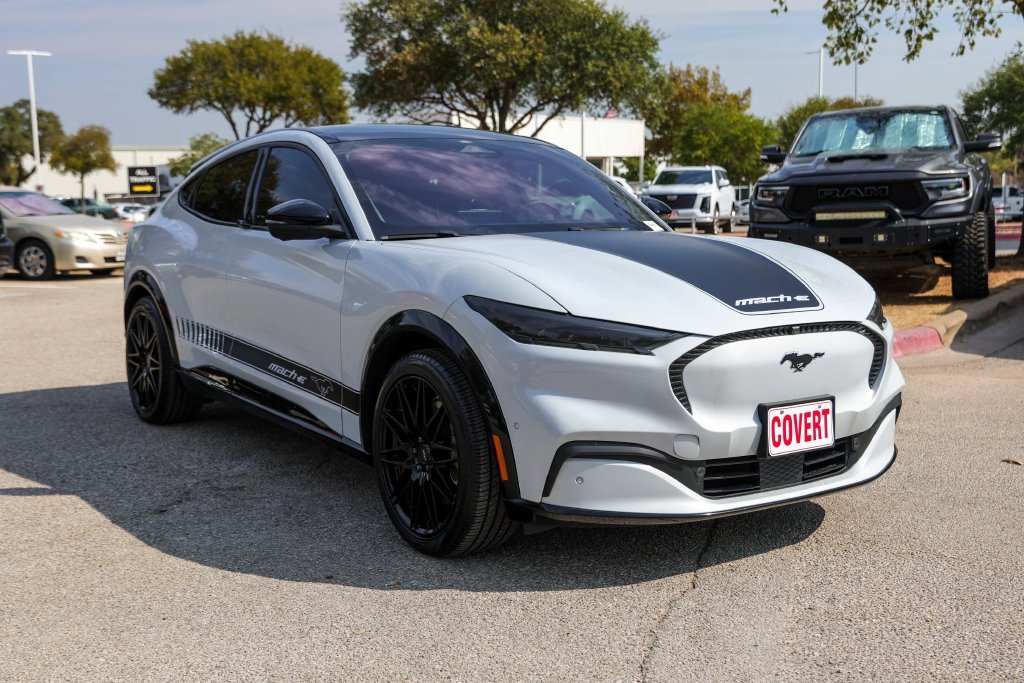 Used 2021 White Ford California Route 1 image 6