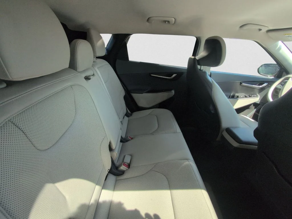 Used 2023 Black Kia Wind image 11