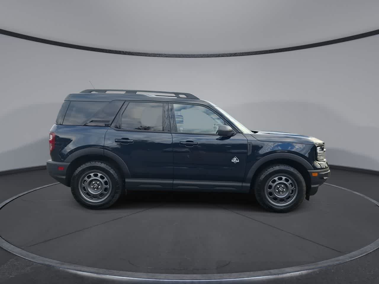 Certified Used 2023 Alto Blue Metallic Tinted Clearcoat Ford Outer Banks image 9