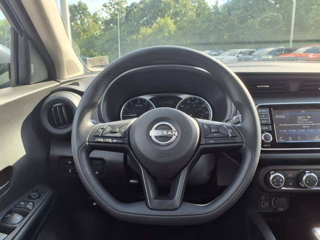 2025 Nissan KICKS PLAY Base - Photo 11