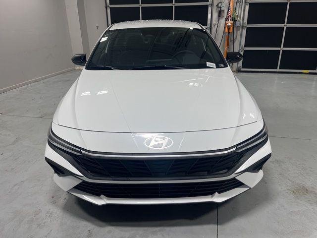 New 2026 White Hyundai SEL Sport image 2