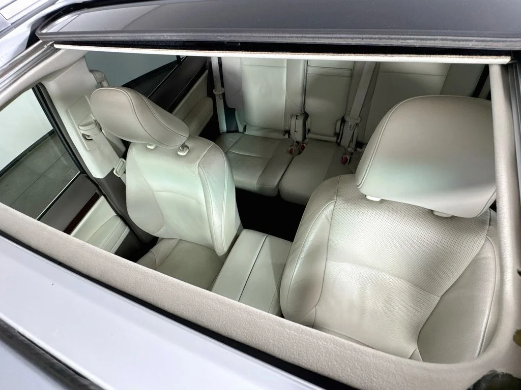 Used 2018 Silver Lexus 460 image 28