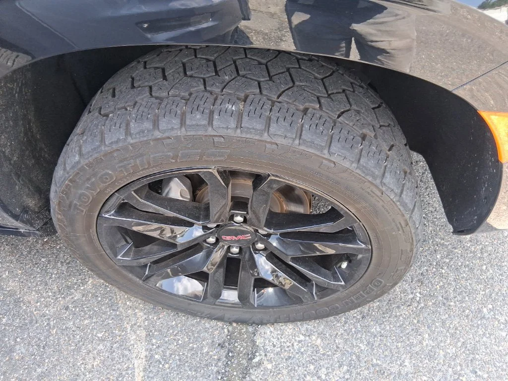 Used 2022 Black GMC AT4 image 16