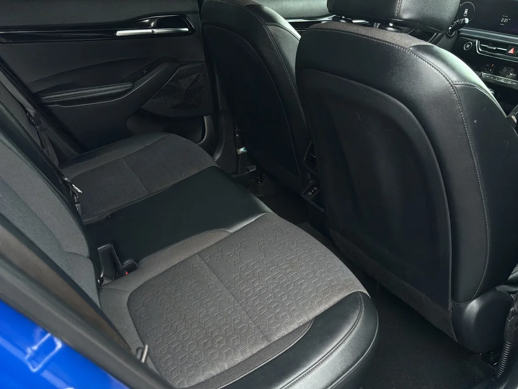 Used 2024 Blue Kia S image 11