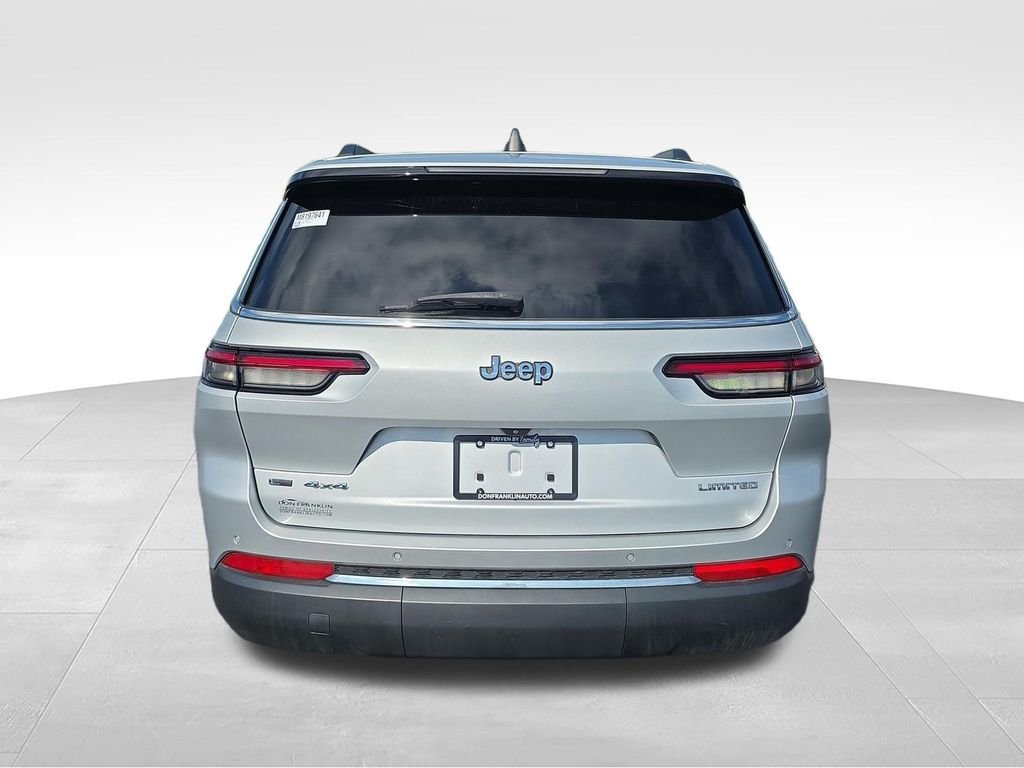 Used 2021 Silver Jeep Limited image 4