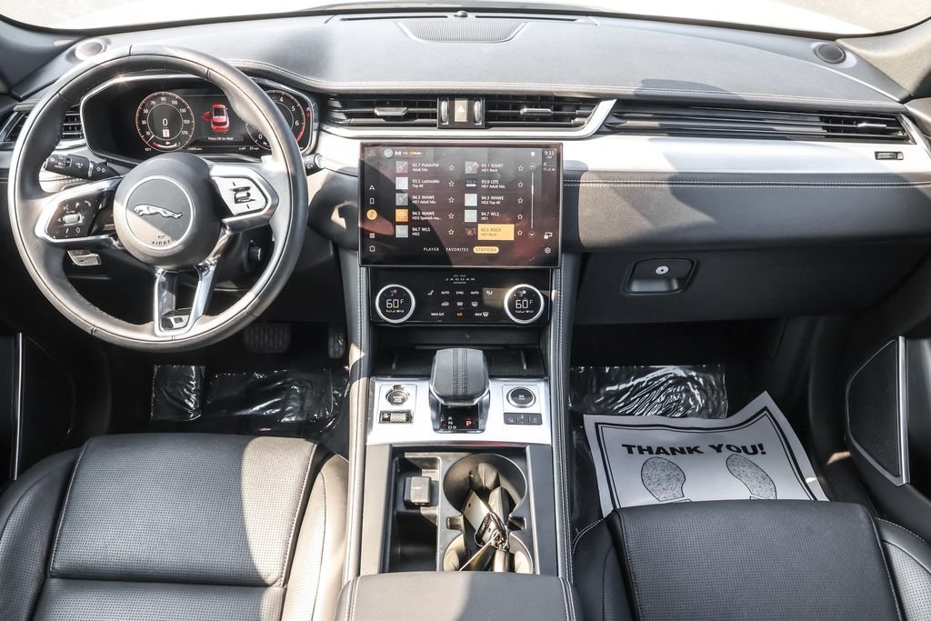 Used 2024  Jaguar P400 R-Dynamic S image 30